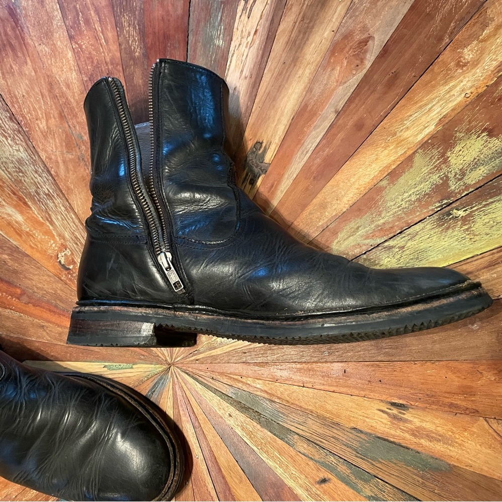 Frye “‘James’ Side-Zip Low-Heel Ankle Boot
